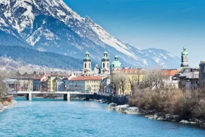 innbruck-mit-innbruecke-und-bergen