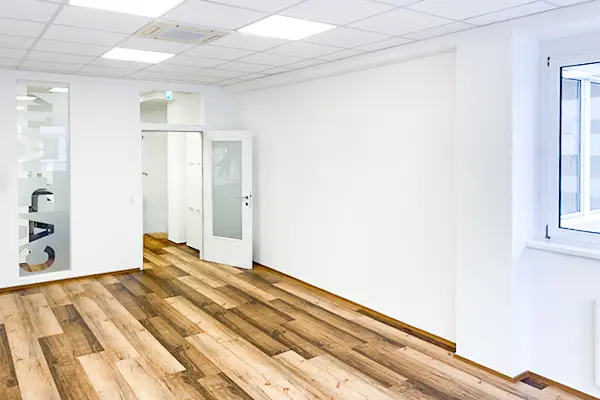 Raum28: Blick zur Tür
